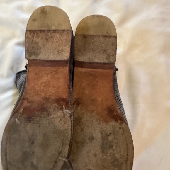 Free people booties/ low cut boots. Great condition on the boot. - Picture 6 of 7